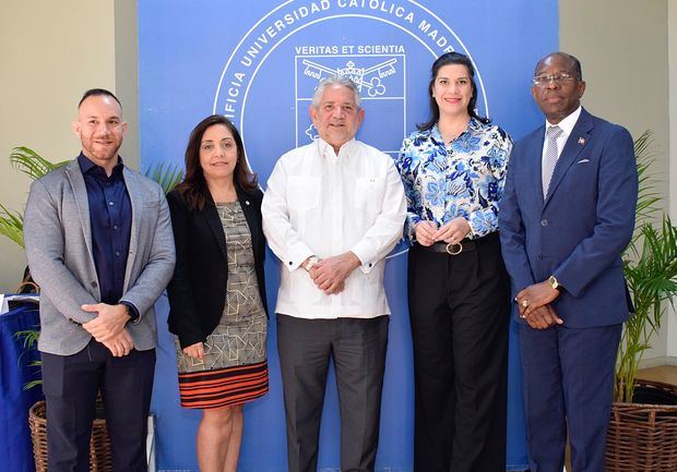 Jean Carlos Castillo, Ina Percival, Roberto Henríquez, Alba Russo, Carlos Peguero.