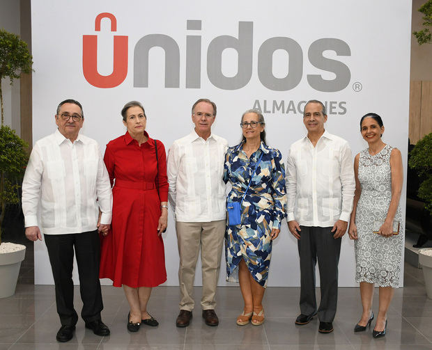 Mario García Álvarez, María Dolores Fernández de García, Florencio García, Isabel Fernández de García, Juan José  Fernández y Clara Cristoforis de Fernández.