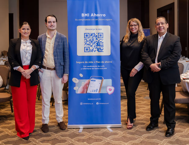 Anex Laura Mora, Cayetano Ortiz, Verónika  Ramírez y Efrén Ortiz.