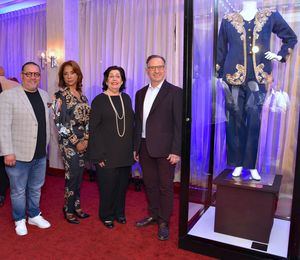 El Teatro Nacional inaugura memorabilia en honor a Celia Cruz