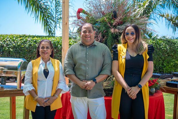 Mercedes Reyes de la Rosa, Felix Ramón Rosa Reyes, Jennifer Díaz.