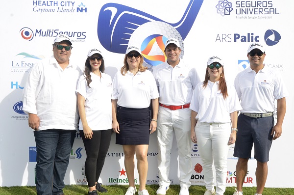 Ramón Omar Alma, Nicole Toribio, Eloisa Muñoz, Franklin Glass, Vivían Acra y Carlos Flores