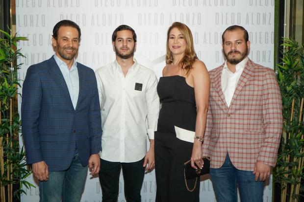 Alfredo Alonzo, Diego Alonzo Roques, María Roques y Alfredo Alonzo Jr.