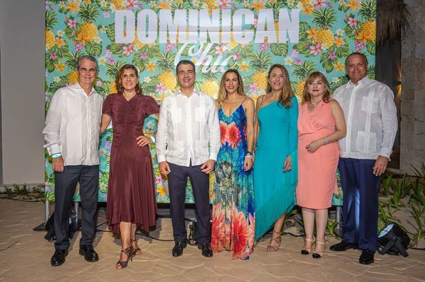 René Grullón, Isabel Piñero, Christopher Paniagua, Lydia Piñero, Encarna Piñero, Antonia Antón de Hernández y Luis Espinola.