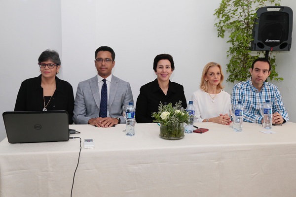 Tamara Mera,Smeldy Ramírez, Mónika Infante Henríquez, Amelia Rodríguez y Emilio Torres Jorge.