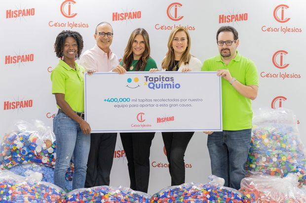 César Iglesias entrega más de 400,000 tapitas como aporte a la Fundación TapitasxQuimio 