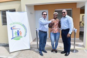 Voluntariado Banco Central entrega casa a atleta Crismery Santana 