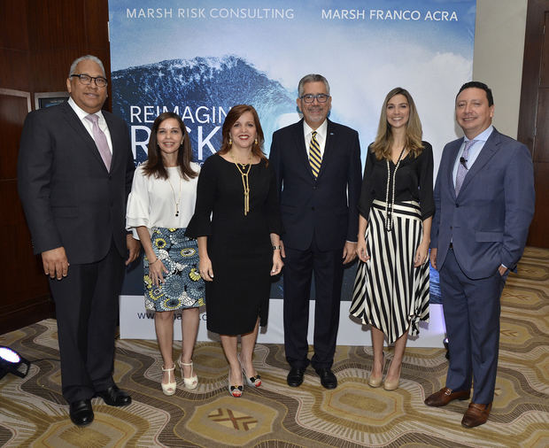 Armando Rojas, Laura Acra, Vivian Acra, Enrique Valdez, Antonia Durán  y Gerardo Herrera