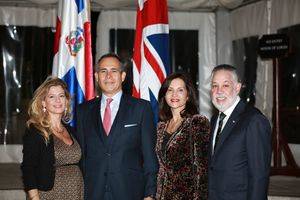 Ofrecen c&#243;ctel en honor de delegaci&#243;n dominicana en el Palacio de Westminster en Londres