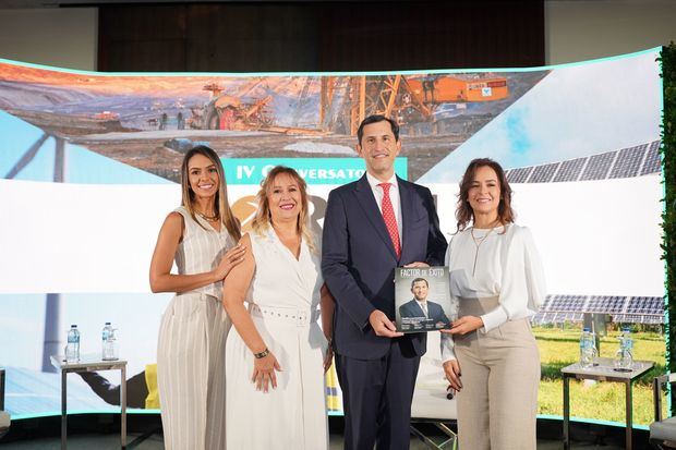 Arianna Rolo, Isabel Figueroa de Rolo, Roberto Herrera e Isabel Cristina Rolo.