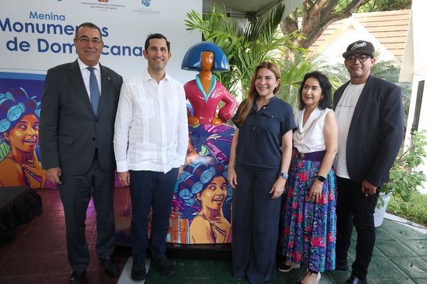 La Menina “Monumentos de Dominicana” se inaugura en el Parque Iberoamérica.