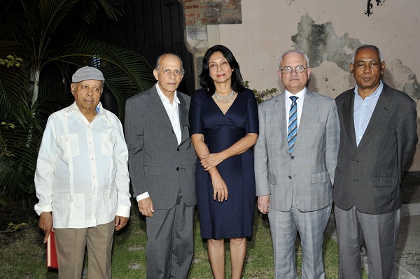 Manuel Mora Serrano, Juan Carlos Mieses, María Victoria Mastrolilli, Cayo Claudio Espinal y Mario Emilio Guerrero. 