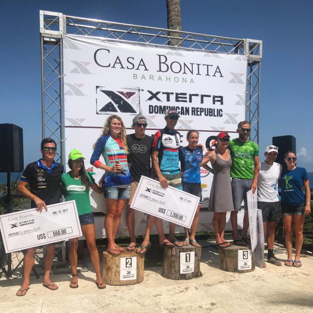 Estadounidense y francesa triunfan en la segunda edición Triatlón Xterra Barahona 