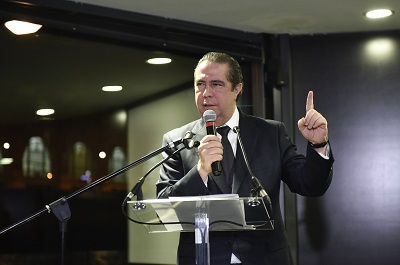 Ministro de Turismo, Francisco Javier G. 