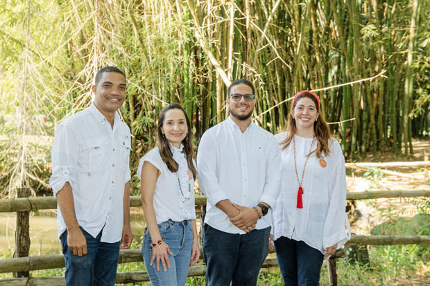 Franklin Ortega, Fundación Bosco, Rocío Sánchez, gerente de Mercadeo de Ágora Mall.