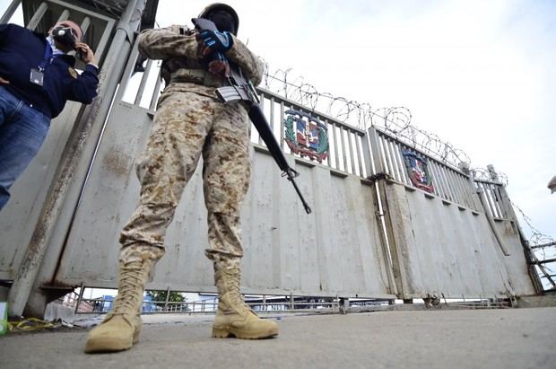 R.Dominicana despliega 7.200 tropas en la frontera ante crisis en Haití.