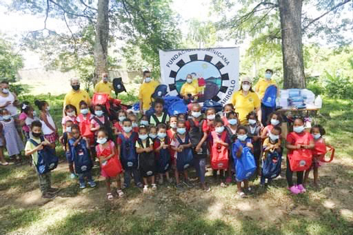 FUDONIDE entrega útiles escolares a niños en Villa Mella.