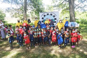 FUDONIDE entrega útiles escolares a niños en Villa Mella