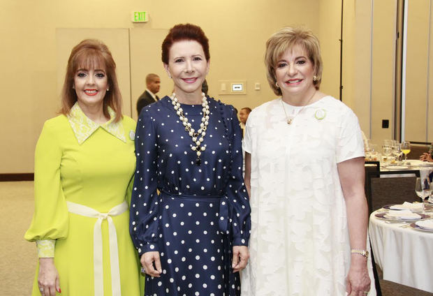 Yanira Fondeur de Hernández, Melba Segura de Grullon y Velkys de Castaños.