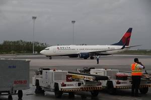 Aeropuerto de Punta Cana recibe primeros tres vuelos tras paso María