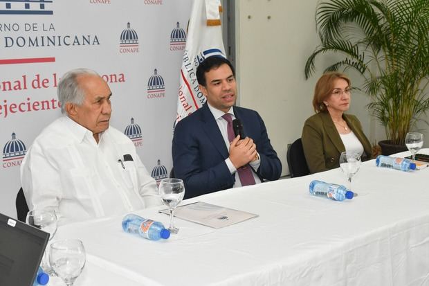 Dr José García Ramírez . Roberto Ángel Salcedo y Nurys Presbot.