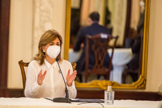 vicepresidenta de la República y coordinadora del Gabinete de Salud, Raquel Peña.