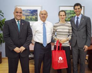 Ejecutivos de Bancamérica visitan Ministro de Medio Ambiente