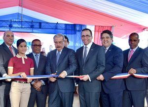 Medina inaugura dos liceos en comunidades de provincia Espaillat 