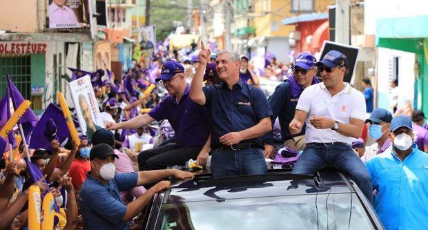 Medina y Castillo recorren cuatro provincias en la recta final de la campaña.