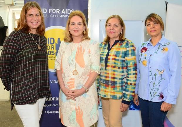 Gretna Rivera, Claudia Messina, Rosa Amalia Garcia, Rosario Cabral.