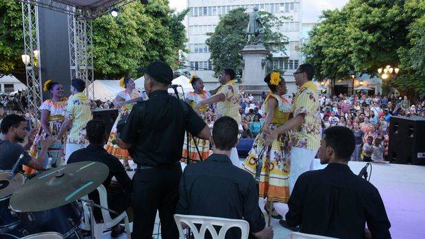 Grupo folklórico de Unapec.