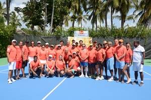 Celebran torneo de tenis por 30 aniversario de Viva Wyndham Resorts 