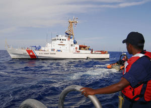 Guardia costera en Puerto Rico repatría a 20 inmigrantes dominicanos 