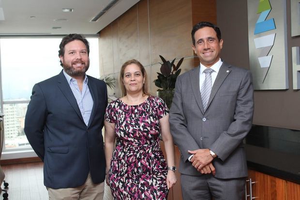 José Rodríguez, Aura Lluberes y Guillermo Sicard.