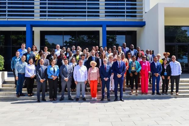 Héctor Porcella, junto a expertos internacionales en evento para mitigar Emisiones CO2 en la aviación civil Internacional, desarrollado en la Academia Superior de Ciencias Aeronáutica.