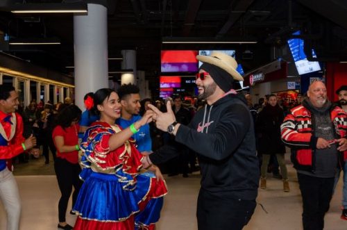 República Dominicana hace bailar a ritmo de merengue a los fans de los equipos de hockey en Montreal