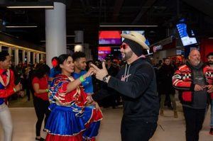 RD hace bailar a ritmo de merengue a los fans de los equipos de hockey en Montreal 