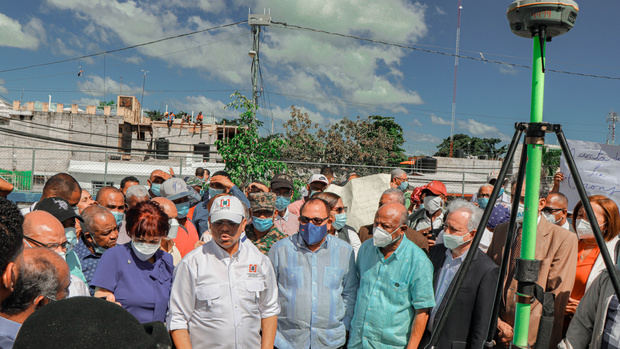 Gobierno inicia proceso de titulación en El Almirante y San Luis, en Santo Domingo Este.