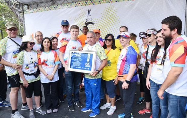Álvaro Abreu y Soranyi Rodríguez, primer lugar en masculino y femenino en Santiago Corre