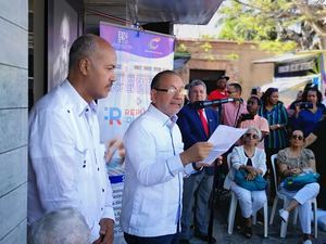 La BNPHU conmemora los 70 a&#241;os del poema &#34;Hay un pa&#237;s en el mundo&#34;