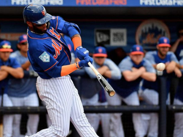 Amed Rosario y Dominic Smith sacudieron sendos jonrones al abrir el primer inning.