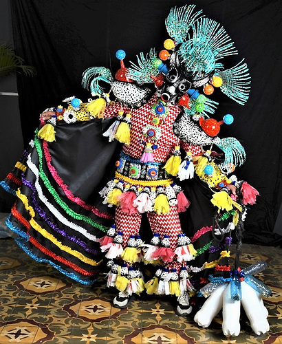 Diablo Ecológico de  Luis Rivas, considerado el artista más creativo y original del carnaval dominicano.