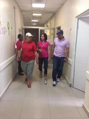 Ministra de Salud en visita inesperada Maternidad Los Mina