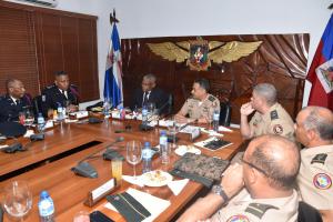 MIDE Y Policía Haitiana coordinan temas de interés común