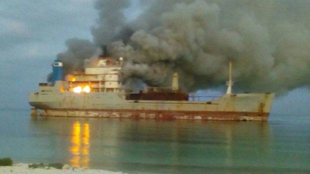 La Armada reporta incendio en un carguero en puerto de Cabo Rojo