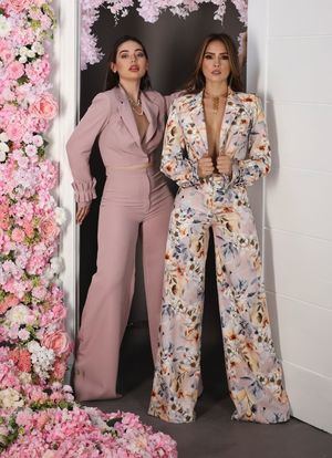 Modelos de la colección BLOOM Collection de Melkis Díaz