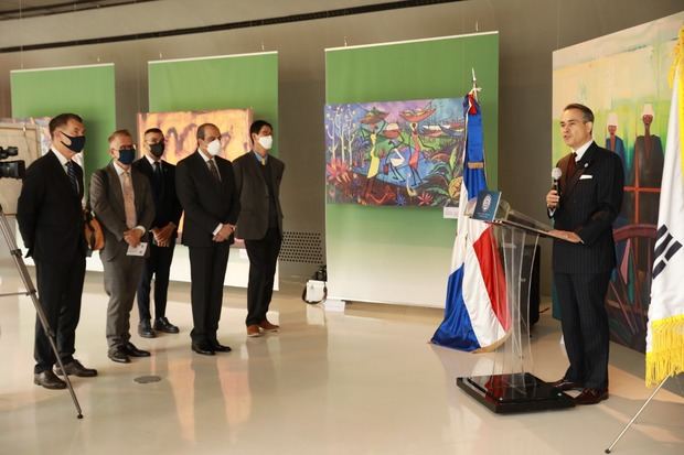 Dr. Federico Cuello Camilo, Embajador dominicano en Corea durante el acto de apertura.