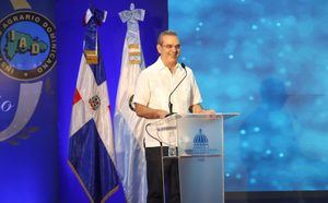 Presidente Abinader anuncia en congreso respaldo a reforma del IAD