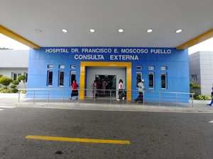 Entrada del Hospital Dr. Francisco E. Moscoso Puello.