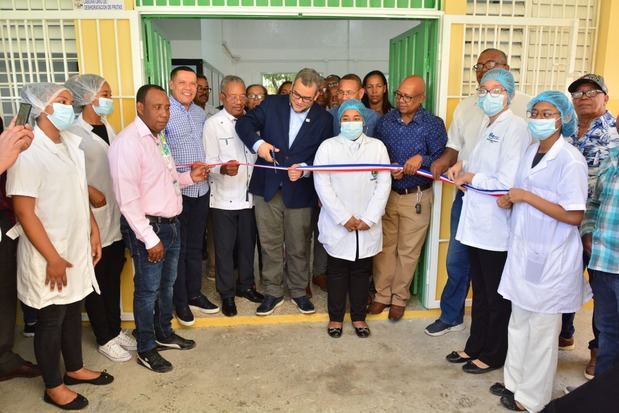 Inauguración de laboratorio de frutales.